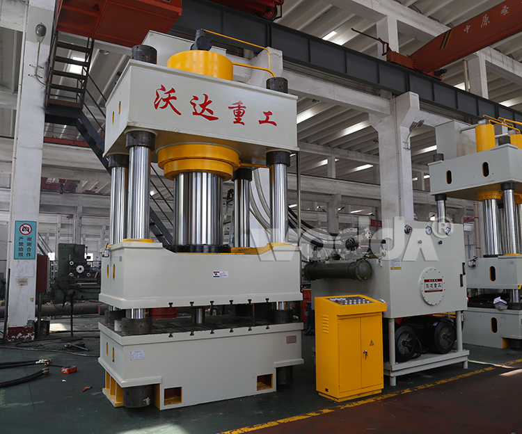 三梁四柱(zhù)液壓機