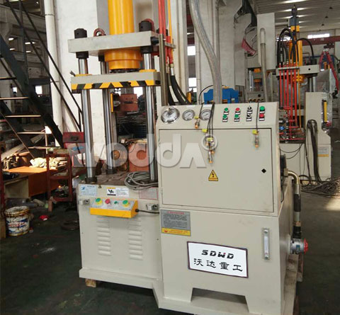 40T連體三梁四柱(zhù)液壓機