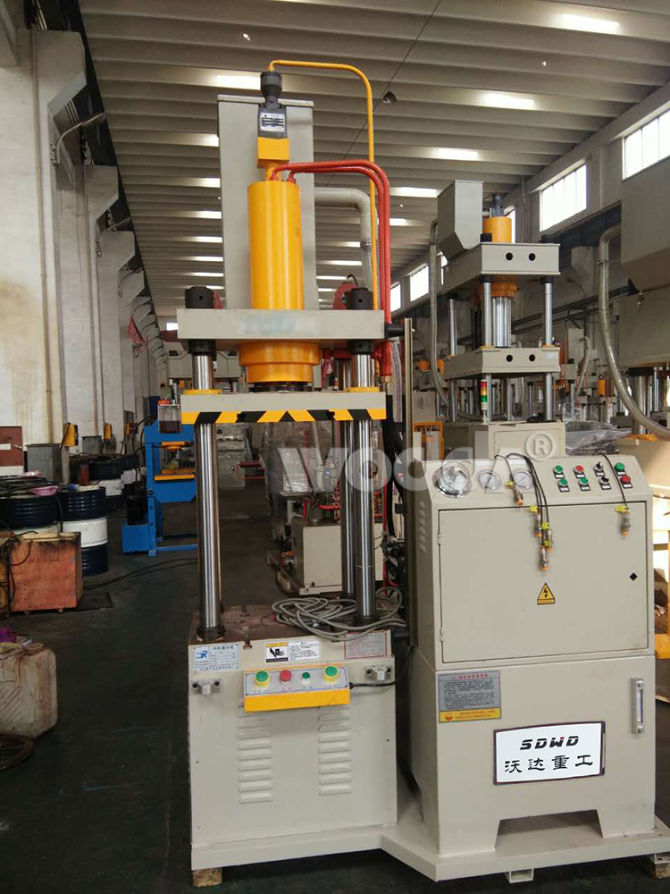 40噸連(lián)體四柱液(yè)壓機