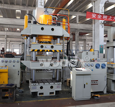 315噸四梁四柱(zhu)液壓機