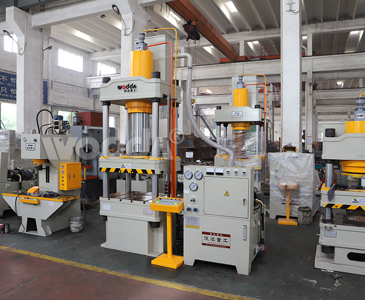 四(si)柱三梁液(ye)壓機參數(shù)