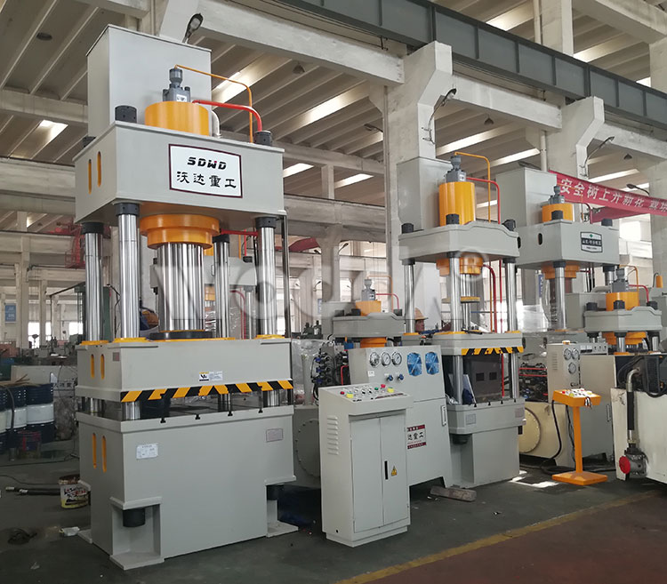 三(sān)梁四柱(zhu)液壓機(jī)