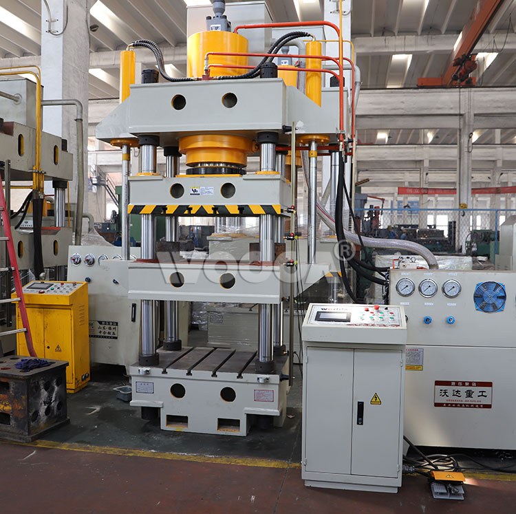 500噸四(sì)梁四柱液(yè)壓機 500噸四(sì)梁四柱液(yè)壓機