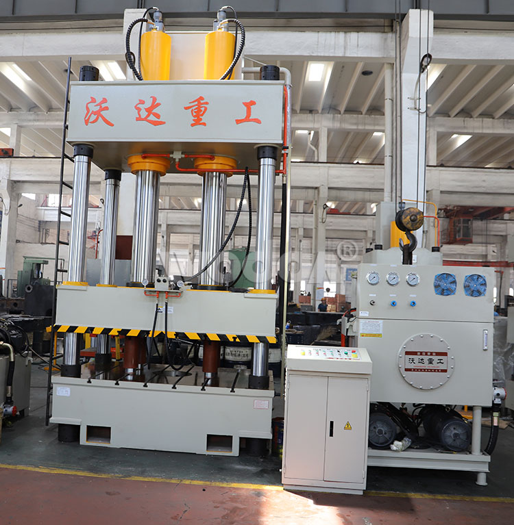 大噸位(wei)四柱液(yè)壓機