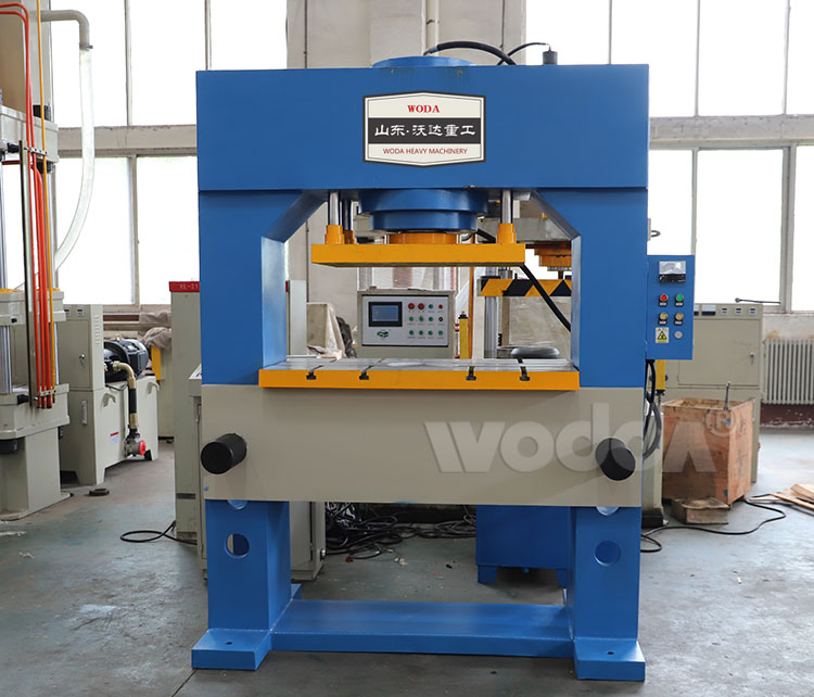 大噸(dūn)位龍門液壓機(jī)