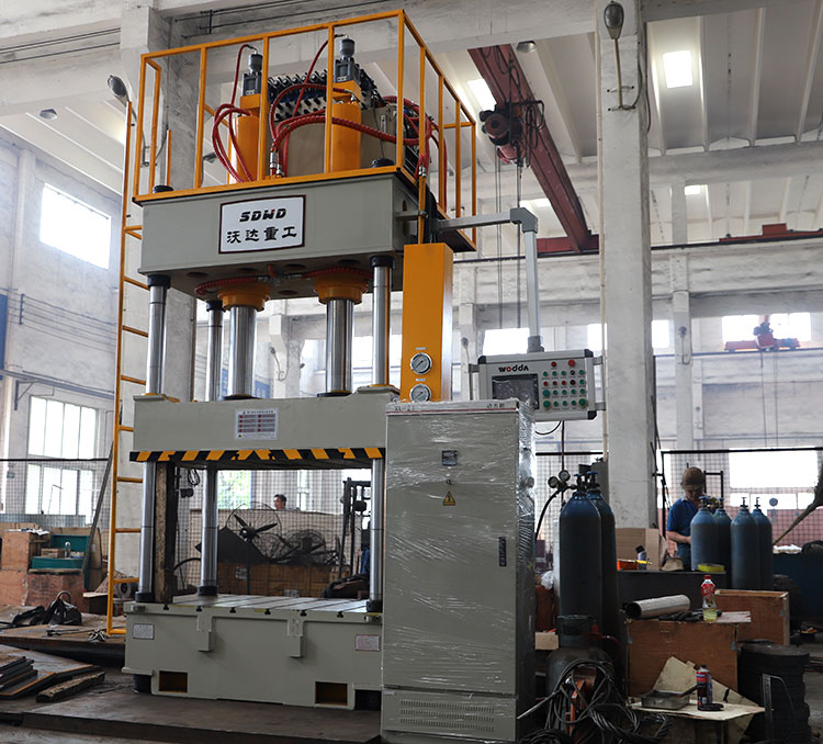 500噸四(sì)柱三梁(liang)液壓機(jī)技術參(cān)數