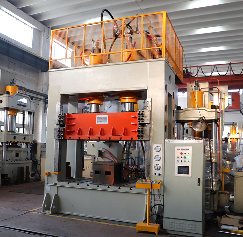 建築隔溫(wen)新型材料(liào)成型機