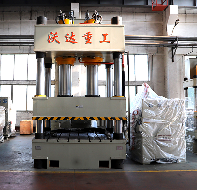 電動(dong)車擋風成(chéng)型液壓機(jī)