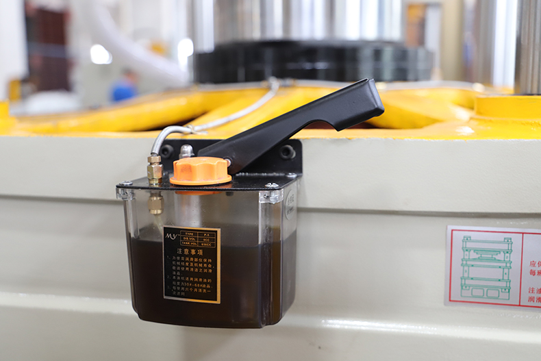 密胺餐具(jù)熱壓成型液壓機(ji)