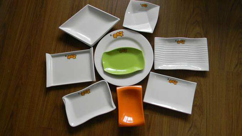 密胺餐具熱壓成(chéng)型液壓機