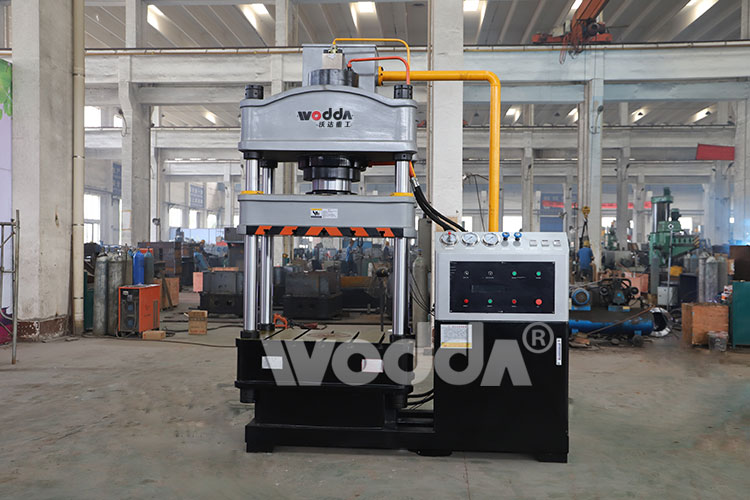 200噸(dūn)四柱液壓機(ji)