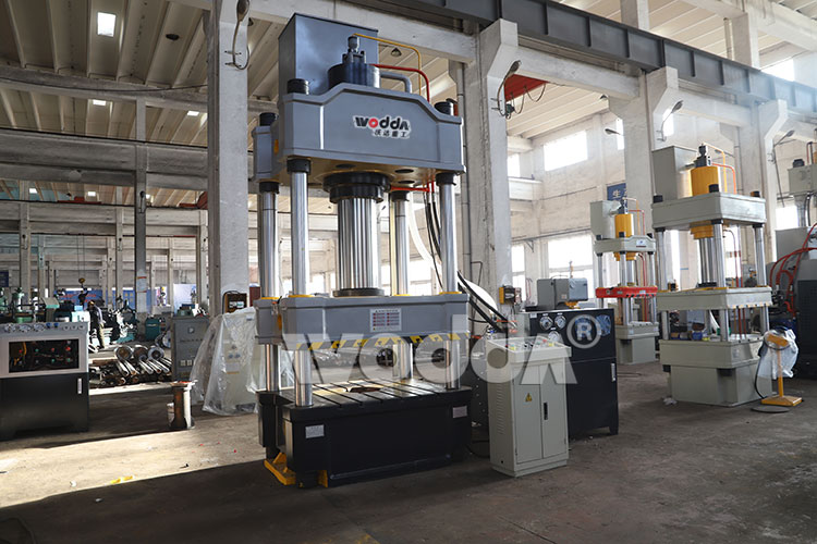 315t三梁四柱液壓機(jī)