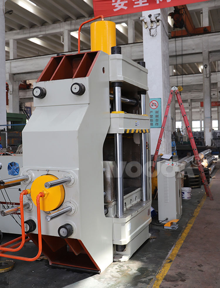 四柱(zhù)液壓機(jī)