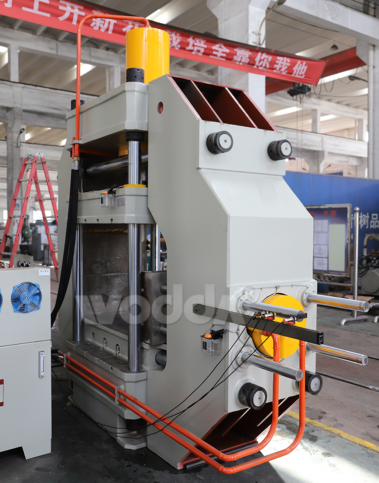 帶側(cè)缸液壓(yā)機