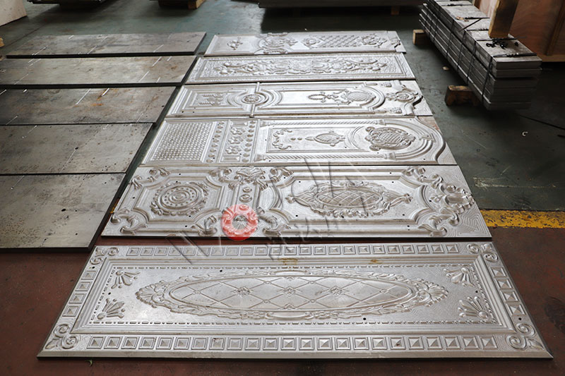 鋼木門壓花機(ji)