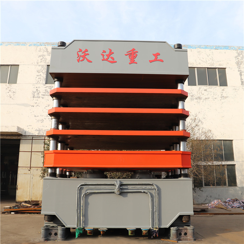 碳纖維複(fu)合材料成型液(yè)壓機