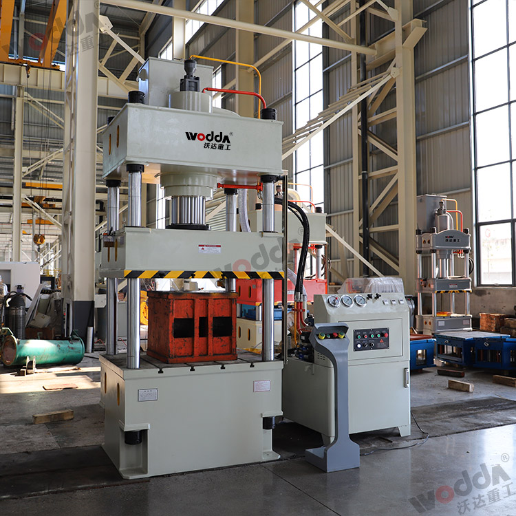 200噸四(si)柱拉伸液(yè)壓機 200噸四(si)柱拉伸液(ye)壓機