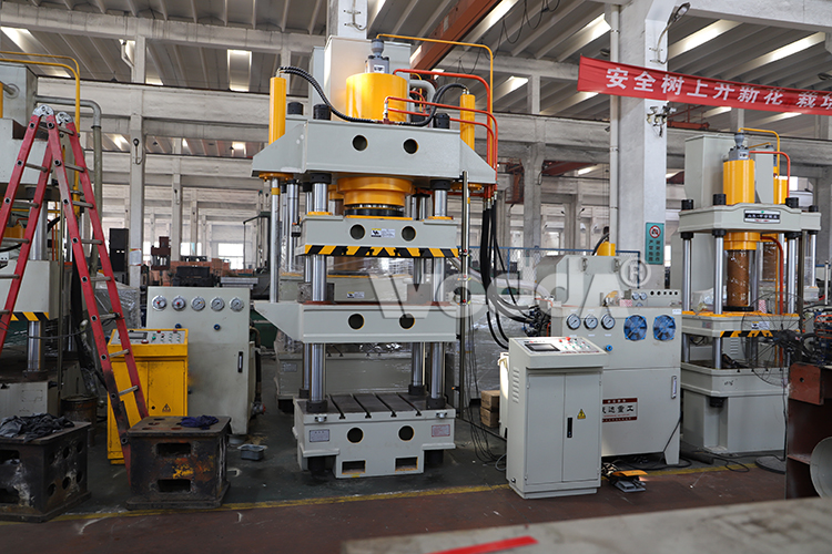 四(sì)柱液壓機(ji) 四柱液壓(yā)機