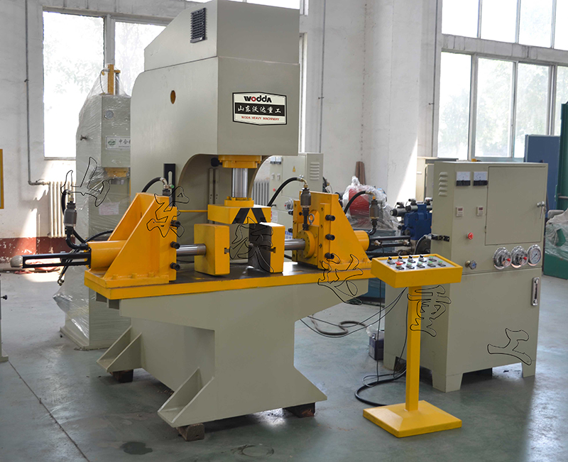 單柱(zhu)液壓機 單柱(zhù)液壓機