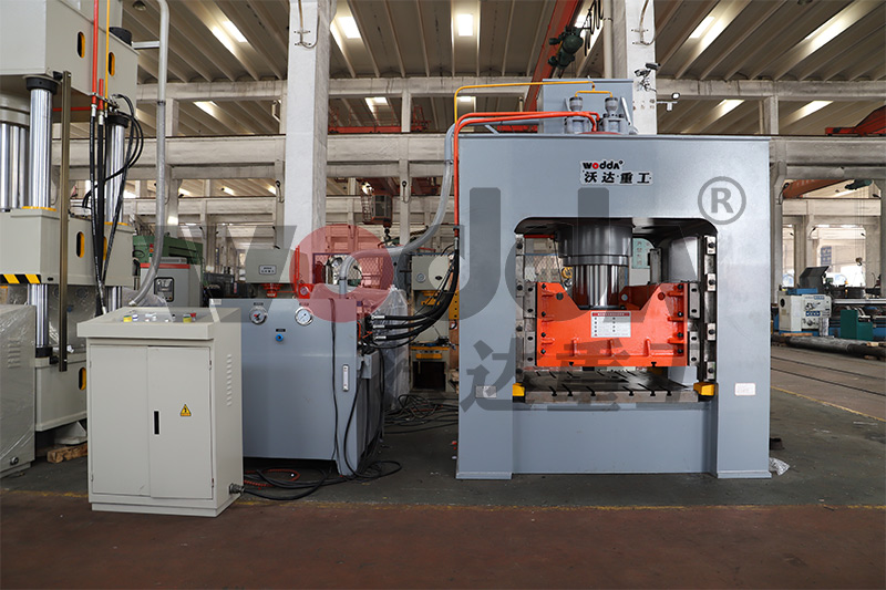 315噸框(kuang)架液壓(ya)機 315噸框(kuàng)架液壓(yā)機