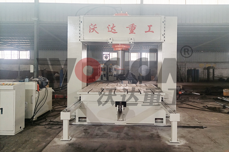 315噸龍門(men)液壓機(jī) 315噸龍門(men)液壓機(ji)