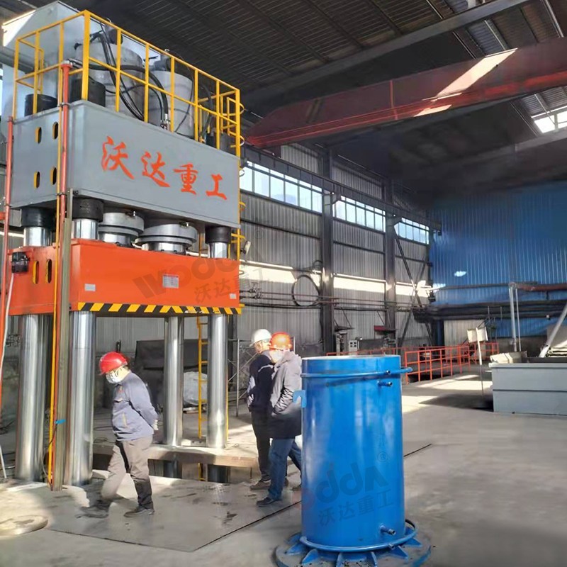 坩埚液壓機(jī) 坩埚液壓機(jī)