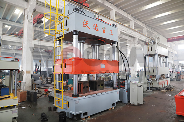 三(sān)梁四柱(zhù)液壓機(ji)價格 三(sān)梁四柱(zhu)液壓機(ji)價格