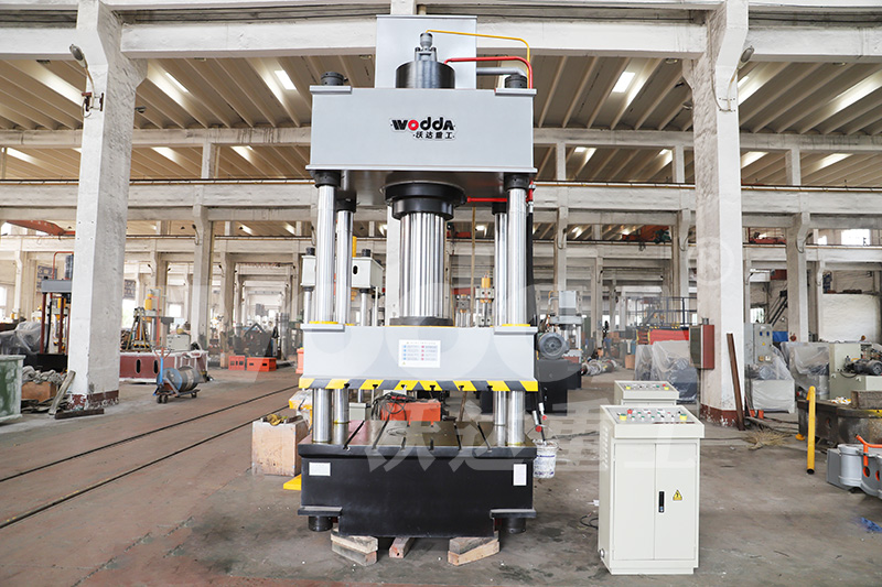 315噸(dūn)四柱液壓機(ji)價格 315噸四柱(zhù)液壓機價格(ge)