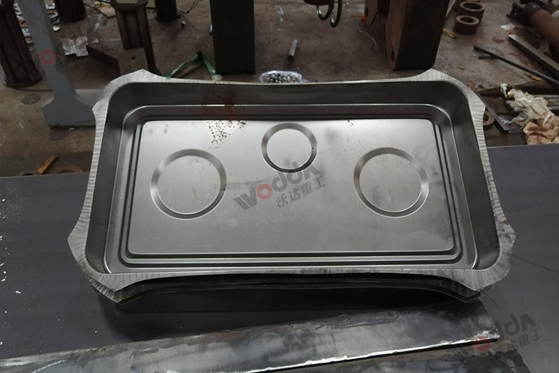 不鏽(xiu)鋼托盤拉(la)伸液壓機(jī)