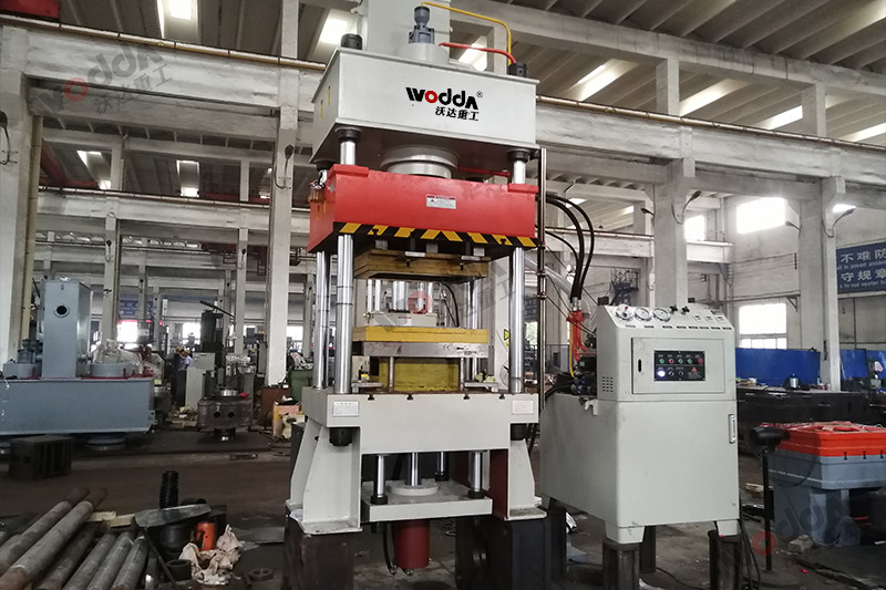 不鏽(xiu)鋼托盤拉(la)伸液壓機(ji)