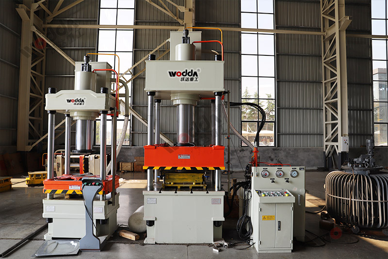 200噸(dūn)不鏽鋼蓋成型液(yè)壓機 200噸不鏽鋼蓋(gai)成型液壓機