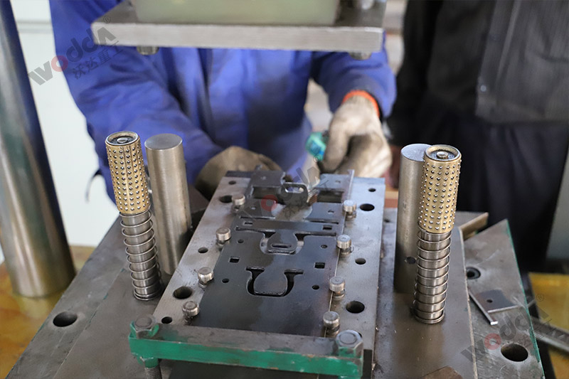 200噸五金(jīn)配件成型液壓機(jī) 200噸五金配件成型(xíng)液壓機