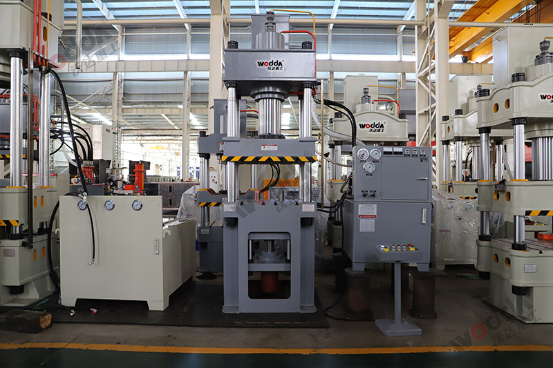 200噸金屬拉(la)伸液壓機 200噸金屬(shu)拉伸液壓機