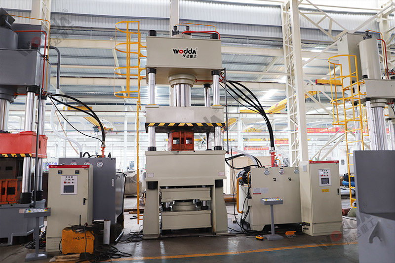 500噸拉伸(shēn)液壓機(ji) 500噸拉伸(shēn)液壓機(ji)