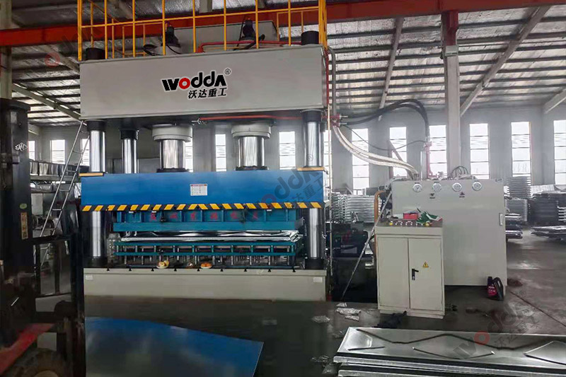 1000噸不(bú)鏽鋼水(shuǐ)箱闆拉(lā)伸液壓(yā)機_1000T雙缸(gang)四柱拉(lā)伸機 1000噸(dun)不鏽鋼(gang)水箱闆(pan)拉伸液(yè)壓機_1000T雙(shuāng)缸四柱(zhù)拉伸機(jī)