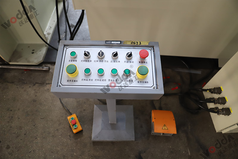 500噸拉(lā)伸液壓機操控按(an)鈕 500噸拉伸液壓機(ji)操控按鈕