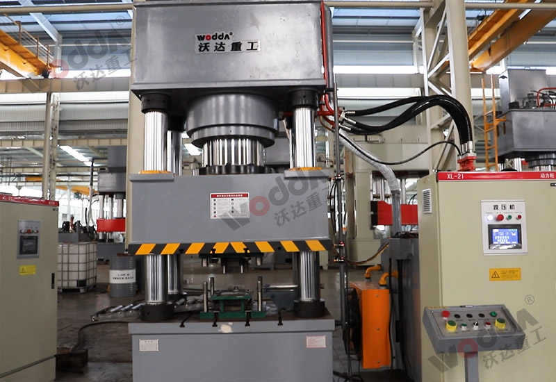 全自動630噸礦(kuàng)用錨杆托盤(pan)液壓機 全自(zì)動630噸礦用錨(máo)杆托盤液壓(ya)機