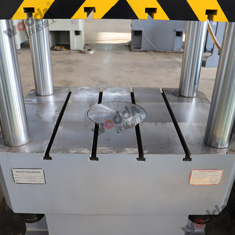 315噸拉伸液(yè)壓機工作(zuò)台 315噸拉伸(shen)液壓機工(gong)作台