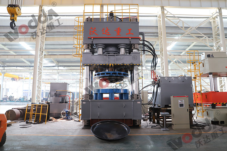 封頭液壓機 封(feng)頭液壓機