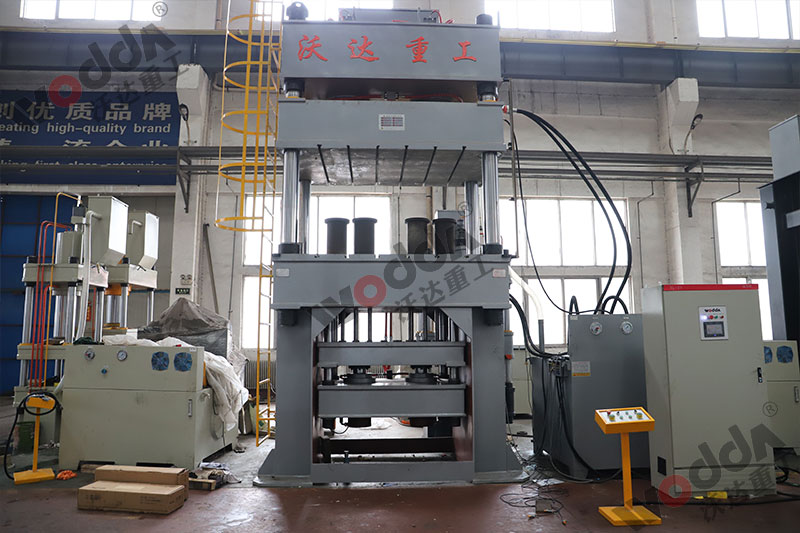 單動薄(bao)闆拉伸(shen)液壓機(ji) 單動薄(bao)闆拉伸(shen)液壓機(jī)