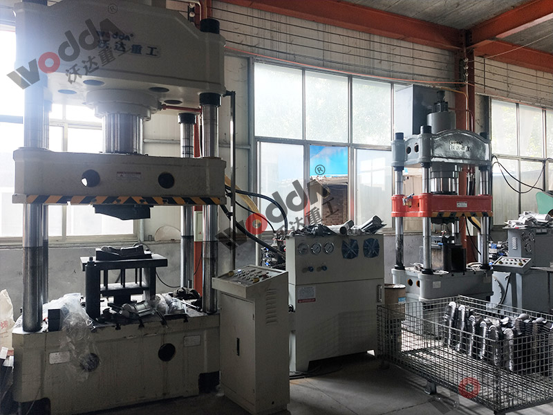 200噸金屬薄(bao)闆拉伸機 200噸金屬(shǔ)薄闆拉伸機