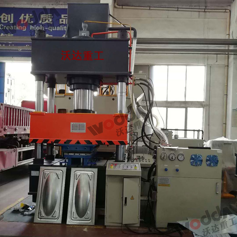 400噸不鏽(xiu)鋼水箱成(chéng)型液壓機(jī)