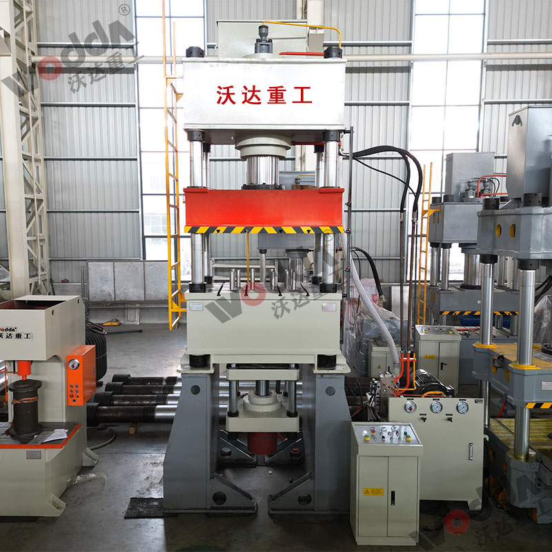 315噸(dun)液壓墊拉伸液(ye)壓機 315噸液壓墊(niàn)拉伸液壓機