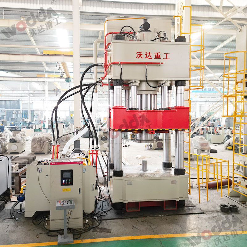 800噸封頭(tóu)液壓機 800噸封(feng)頭液壓機