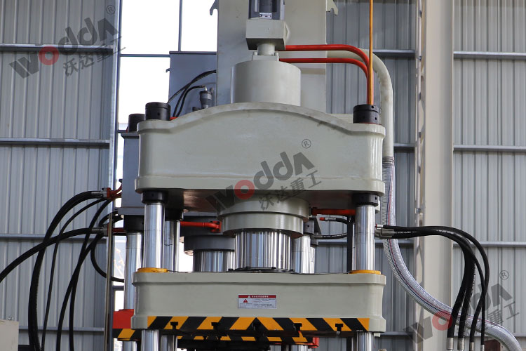 液壓機主(zhǔ)缸