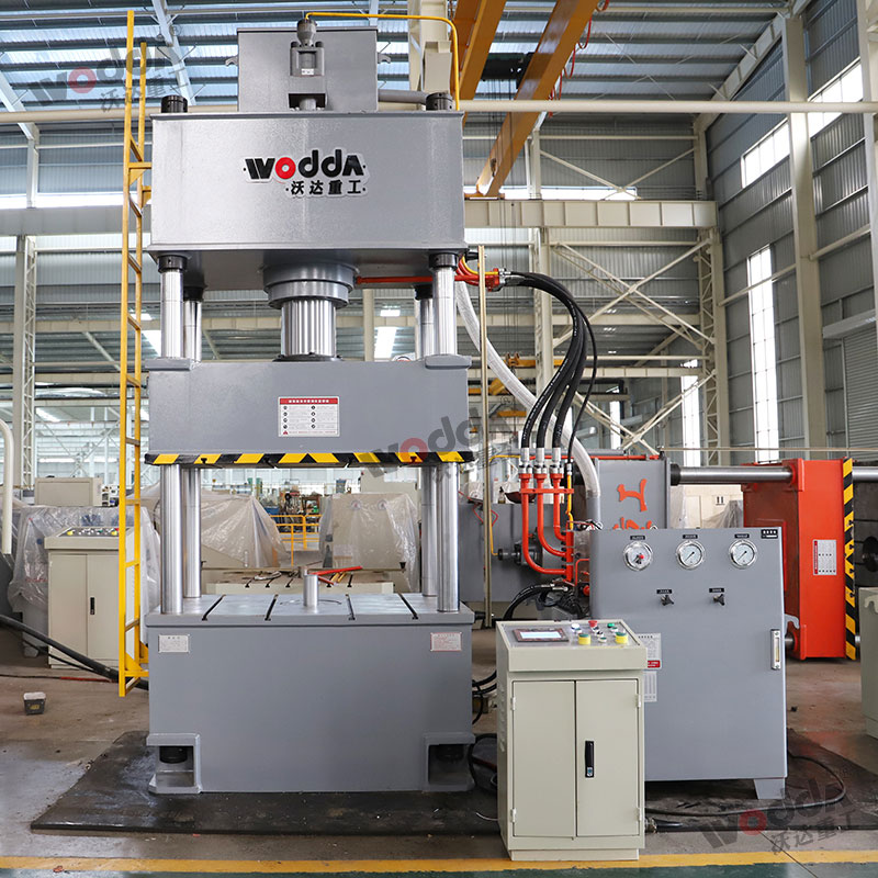 200噸(dun)四柱液(ye)壓機 200噸(dūn)四柱液(yè)壓機