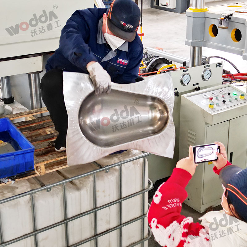 不鏽鋼蹲便(biàn)器成品 不鏽鋼蹲(dun)便器成品