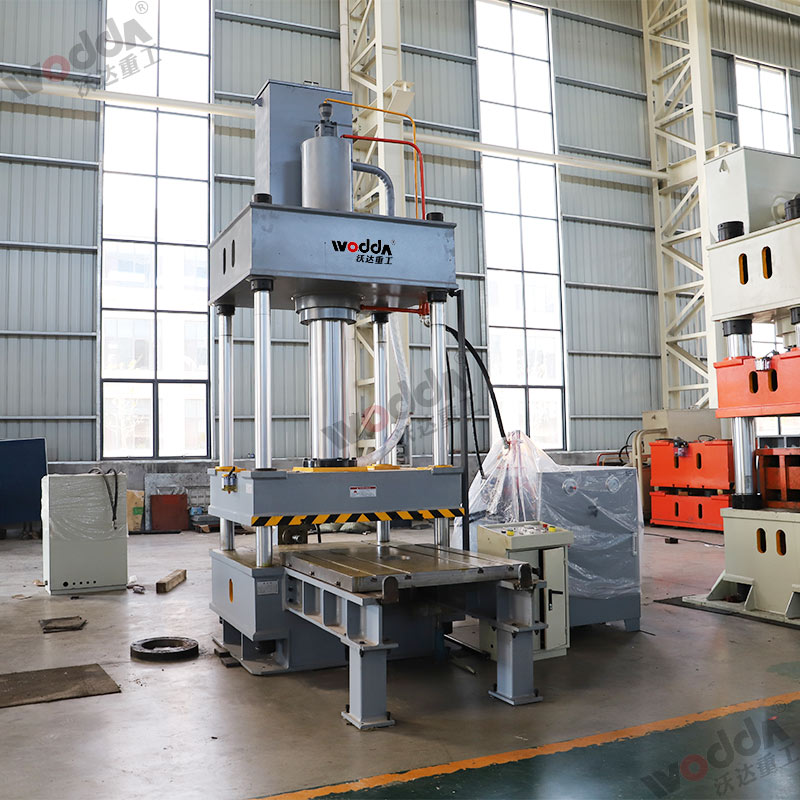 200噸四柱拉(lā)伸液壓機帶移動(dong)工作台 200噸四柱拉(la)伸液壓機帶移動(dong)工作台