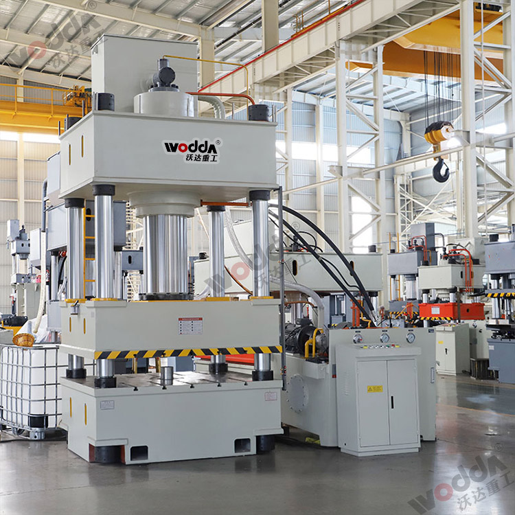 630噸拉伸液壓機(ji) 630噸拉伸液壓機(jī)