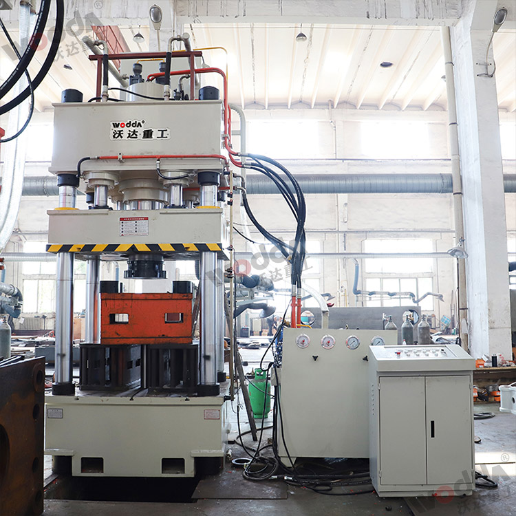 封頭液壓機(jī)車間現貨 封(feng)頭液壓機車(chē)間現貨